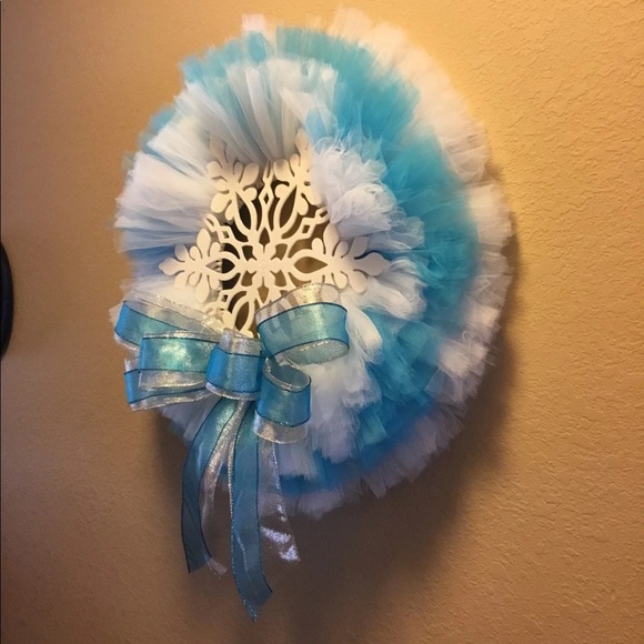 Christmas Tulle Wreath - Picture 3 of 3